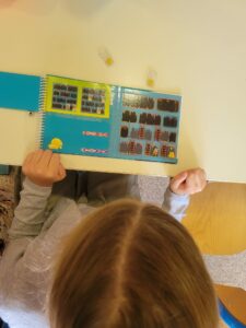 à l'école Notre Dame des Anges de Saint Amand les Eaux 55