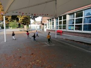 à l'école Notre Dame des Anges de Saint Amand les Eaux 69