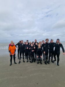 Hello! Nous, c'est la filière AGORA de l'ensemble Saint Luc de Cambrai. Nous sommes partis sur Dunkerque pour vivre une journée d'intégration vraiment incroyable, organisée par nos professeurs. 9