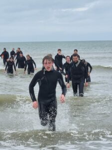 Hello! Nous, c'est la filière AGORA de l'ensemble Saint Luc de Cambrai. Nous sommes partis sur Dunkerque pour vivre une journée d'intégration vraiment incroyable, organisée par nos professeurs. 8