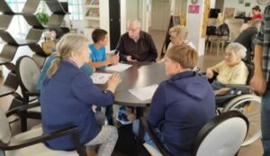 Les élèves de 5ème du Collège St Jean-Baptiste de la Salle de Valenciennes en visite à la maison de retraite La Treille... 2