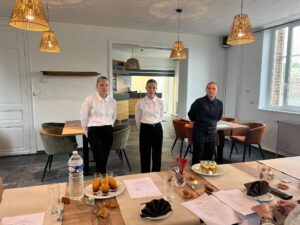 Réaliser des cocktails et des amuse-bouche sur la thématique de l'Automne, c'est le défi des élèves de l'Institution Saint Pierre de Fourmies 1