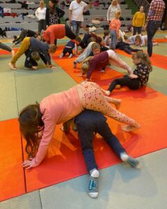 Sport et Solidarité étaient au progamme de la dernière matinée de classe de la période à l'école Saint Joseph de Cambrai. 3