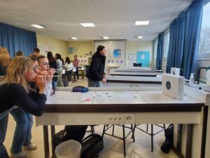 Dans le cadre de la fête de la science, les élèves de seconde GT et de la section ST2S du Lycée Hélène Boucher de Somain ont participé à un atelier sarbacane. 5