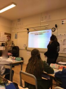 Des étudiants de l'école "Educateurs spécialisés" de Mons sont intervenus en CM2 sur le harcèlement scolaire à l'école Saint Bernard de Cambrai 3