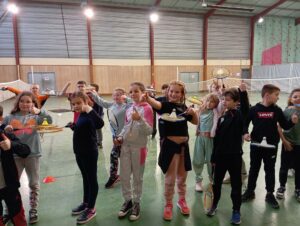 Initiation au Badminton à l'école Saint Joseph de Solesmes pour les CE2-CM1 1