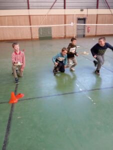 Initiation au Badminton à l'école Saint Joseph de Solesmes pour les CE2-CM1 8