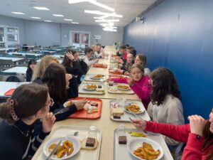 Journée d'immersion au Lycée Saint Luc de Cambrai pour les élèves de 3ème du Collège Saint Joseph de Villers-Outréaux... 1