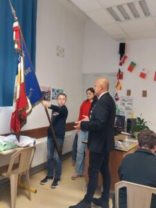 Les élèves de l’atelier défense et citoyenneté de l'Institution Saint Michel de Solesmes ont reçu ce jeudi 9 novembre la section du Souvenir Français de Caudry. 4