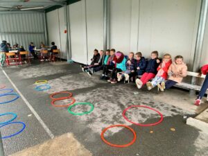 Les élèves de l'école Saint Roch de Cambrai ont vécu une journée de sensibilisation aux différents handicap : moteur, auditif, cognitif et moteur. 1