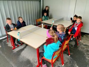 Les élèves de l'école Saint Roch de Cambrai ont vécu une journée de sensibilisation aux différents handicap : moteur, auditif, cognitif et moteur. 2