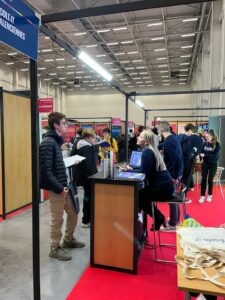 Les élèves de Seconde du Lycée Notre Dame de Valenciennes se sont rendus au Salon de l'Etudiant de Valenciennes, accompagné de leurs enseignants... 3