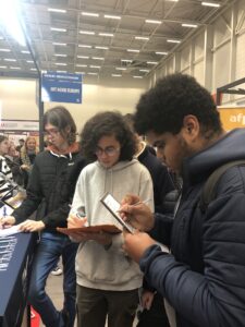 Les élèves de Seconde du Lycée Notre Dame de Valenciennes se sont rendus au Salon de l'Etudiant de Valenciennes, accompagné de leurs enseignants... 7