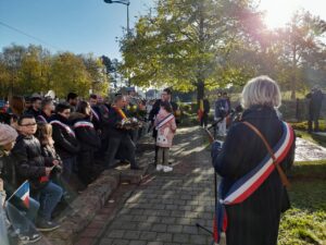 Un grand merci aux enfants de l'école Jeanne d'Arc de Condé sur l'Escaut pour leur participation au défilé du 11 novembre. 2