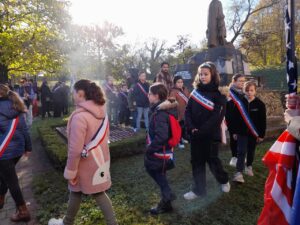 Un grand merci aux enfants de l'école Jeanne d'Arc de Condé sur l'Escaut pour leur participation au défilé du 11 novembre.