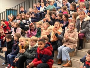 Célébration de Noël sous le signe de la Lumière des classes de cycle 2 à l'école Notre Dame de la Renaissance de Somain 1