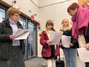 Célébration de Noël sous le signe de la Lumière des classes de cycle 2 à l'école Notre Dame de la Renaissance de Somain 2