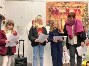 Célébration de Noël sous le signe de la Lumière des classes de cycle 2 à l'école Notre Dame de la Renaissance de Somain 3