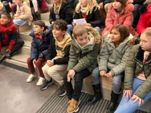Célébration de Noël sous le signe de la Lumière des classes de cycle 2 à l'école Notre Dame de la Renaissance de Somain 5