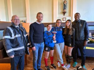 C’est avec fierté que nos 80 jeunes de l'Institution Saint Jean de Douai ont pu de nouveau défendre les couleurs de leur établissement lors du traditionnel week-end sportif au collège Saint Edmund de Ware (Angleterre). 9