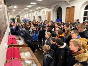 C’est avec fierté que nos 80 jeunes de l'Institution Saint Jean de Douai ont pu de nouveau défendre les couleurs de leur établissement lors du traditionnel week-end sportif au collège Saint Edmund de Ware (Angleterre). 15