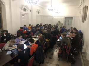 C’est avec fierté que nos 80 jeunes de l'Institution Saint Jean de Douai ont pu de nouveau défendre les couleurs de leur établissement lors du traditionnel week-end sportif au collège Saint Edmund de Ware (Angleterre). 4