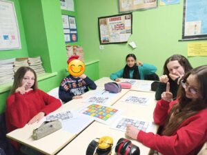 Initiation au Langage des signes ce matin avec la 5° Paris du Collège Sainte Marie de Valenciennes. 1