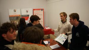 L'ensemble Saint Luc de Cambrai au forum post bac au marché couvert de Cambrai. 14