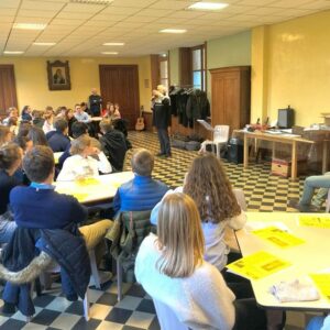 L'équipe pastorale de l'institut d'Anchin à proposée aux 45 jeunes qui se préparent à la confirmation de prendre quelques heures en cœur à cœur avec Jésus. 4