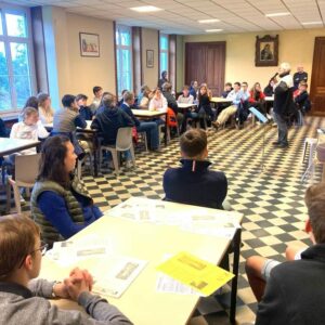 L'équipe pastorale de l'institut d'Anchin à proposée aux 45 jeunes qui se préparent à la confirmation de prendre quelques heures en cœur à cœur avec Jésus. 5