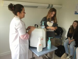 Les 2ASSP du lycée La Sagesse de Valenciennes accueillis à la Clinque du Parc. 2