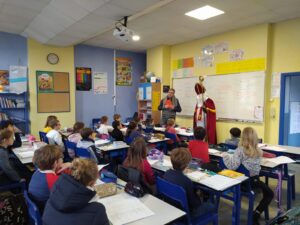 Les élèves de l'école Notre Dame des Anges de St Amand les Eaux ont eu la visite d'une star internationale : Saint Nicolas ! 6
