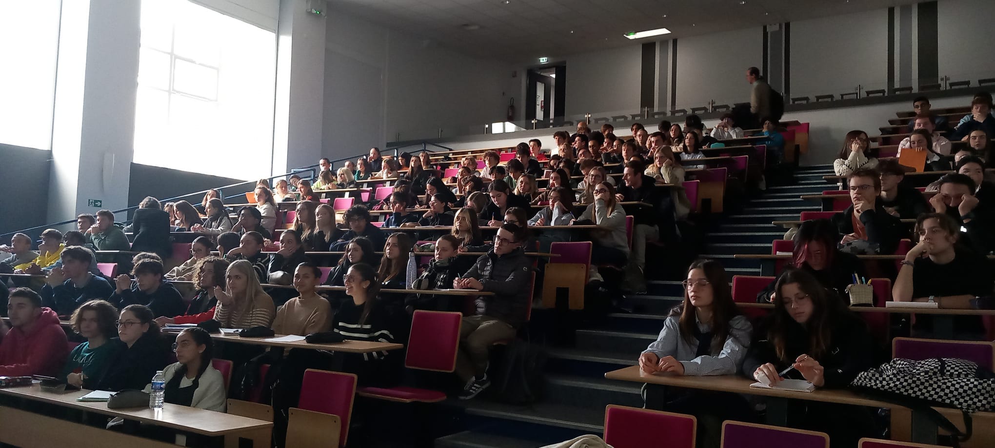 Les élèves de Terminale de l'Institution Saint Jean de Douai ont