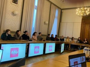 Les étudiants du BTS communication de l'ensemble Saint Luc Cambrai ont présenté le cahier des charges de la future application à destination des jeunes Cambrésiens, ils ont également réfléchi à un nom et à un design. 9