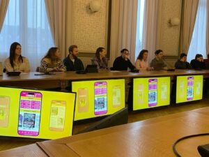 Les étudiants du BTS communication de l'ensemble Saint Luc Cambrai ont présenté le cahier des charges de la future application à destination des jeunes Cambrésiens, ils ont également réfléchi à un nom et à un design. 1