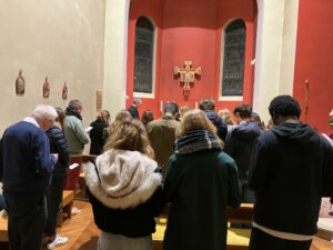 Mgr Dollmann, évêque de Cambrai, a reçu chez lui à l’évêché, les lycéens de l'Institut d'Anchin qui ont reçu le sacrement de confirmation en juin dernier. 3