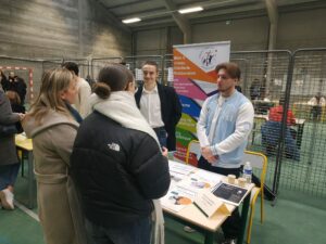 Ce samedi, plusieurs centaines de collégiens et de lycéens du Lycée Hélène Boucher-Somain et de Notre Dame de la Renaissance - Somain ont eu la chance de rencontrer des étudiants et des professionnels dans le cadre de notre Forum des Métiers. 9