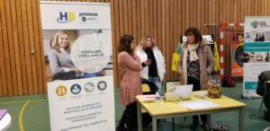 Ce samedi, plusieurs centaines de collégiens et de lycéens du Lycée Hélène Boucher-Somain et de Notre Dame de la Renaissance - Somain ont eu la chance de rencontrer des étudiants et des professionnels dans le cadre de notre Forum des Métiers. 11