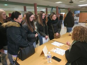 Ce samedi, plusieurs centaines de collégiens et de lycéens du Lycée Hélène Boucher-Somain et de Notre Dame de la Renaissance - Somain ont eu la chance de rencontrer des étudiants et des professionnels dans le cadre de notre Forum des Métiers. 15