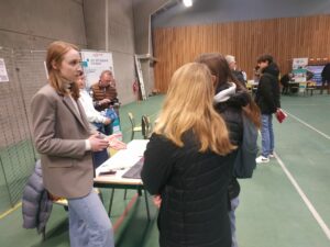 Ce samedi, plusieurs centaines de collégiens et de lycéens du Lycée Hélène Boucher-Somain et de Notre Dame de la Renaissance - Somain ont eu la chance de rencontrer des étudiants et des professionnels dans le cadre de notre Forum des Métiers. 2