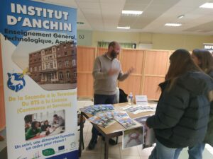 Ce samedi, plusieurs centaines de collégiens et de lycéens du Lycée Hélène Boucher-Somain et de Notre Dame de la Renaissance - Somain ont eu la chance de rencontrer des étudiants et des professionnels dans le cadre de notre Forum des Métiers. 4