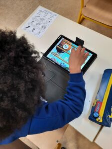 Découverte du logiciel "graphoGame "...outil d'aide à l'apprentissage de la lecture...pour les élèves de CP.... de l'école Saint Vincent de Paul de Douai 2