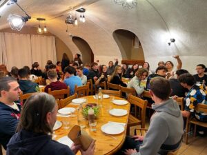 Les lycéens et quelques collégiens de l'Institution Jeanne d'Arc d'Aulnoye-Aymeries ont la chance de découvrir les joies de la montagne.... 5