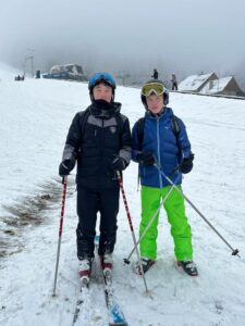 Les lycéens et quelques collégiens de l'Institution Jeanne d'Arc d'Aulnoye-Aymeries ont la chance de découvrir les joies de la montagne.... 6