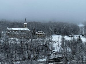 Les lycéens et quelques collégiens de l'Institution Jeanne d'Arc d'Aulnoye-Aymeries ont la chance de découvrir les joies de la montagne.... 8