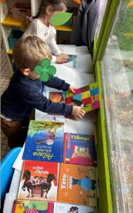 Parrainage entre les plus petits et les plus grands à l'école Saint Joseph de Cambrai. 8