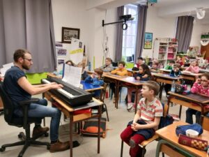 Un après-midi en musique pour les élèves de CE1 CE2 de l'école de la Sainte Union de Douai. 2