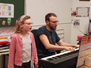 Un après-midi en musique pour les élèves de CE1 CE2 de l'école de la Sainte Union de Douai.