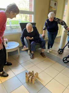 Activités intergénérationnelles pour les élèves de l'Institution St Pierre de Fourmies et les élèves de l'école Saint Joseph d'Anor. 11