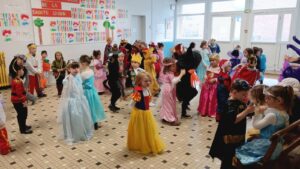 Ambiance Carnaval à l'école de la Sainte Union de Douai ce mardi 13 février 2024 ! 7